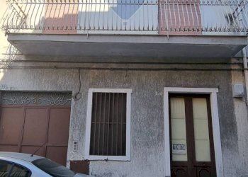 Edificio all\'aperto - Casa indipendente VIA BARI
 
35, Paterno - foto 1