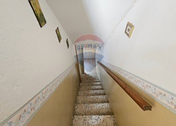 Scale - Casa semi indipendente Via Alpina
 
15, Reitano - foto 13