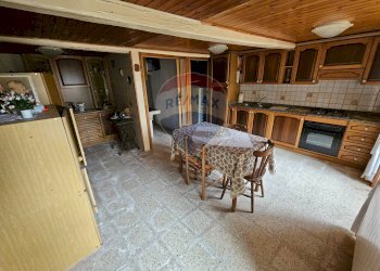 Sala da pranzo - Casa semi indipendente Via Alpina
 
15, Reitano - foto 15