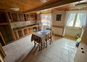 Sala da pranzo - Casa semi indipendente Via Alpina
 
15, Reitano - foto 17