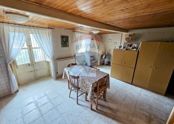 Sala da pranzo - Casa semi indipendente Via Alpina
 
15, Reitano - foto 21