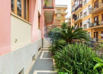 Edificio all\'aperto - Apartment Via Comunale San Corrado
 
6, Messina - photo 37