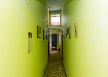 Hall / corridoio - Casa indipendente Via Marina
 
86, Fiumefreddo di Sicilia - foto 26