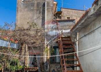 Edificio all\'aperto - Casa indipendente Via Marina
 
86, Fiumefreddo di Sicilia - foto 91