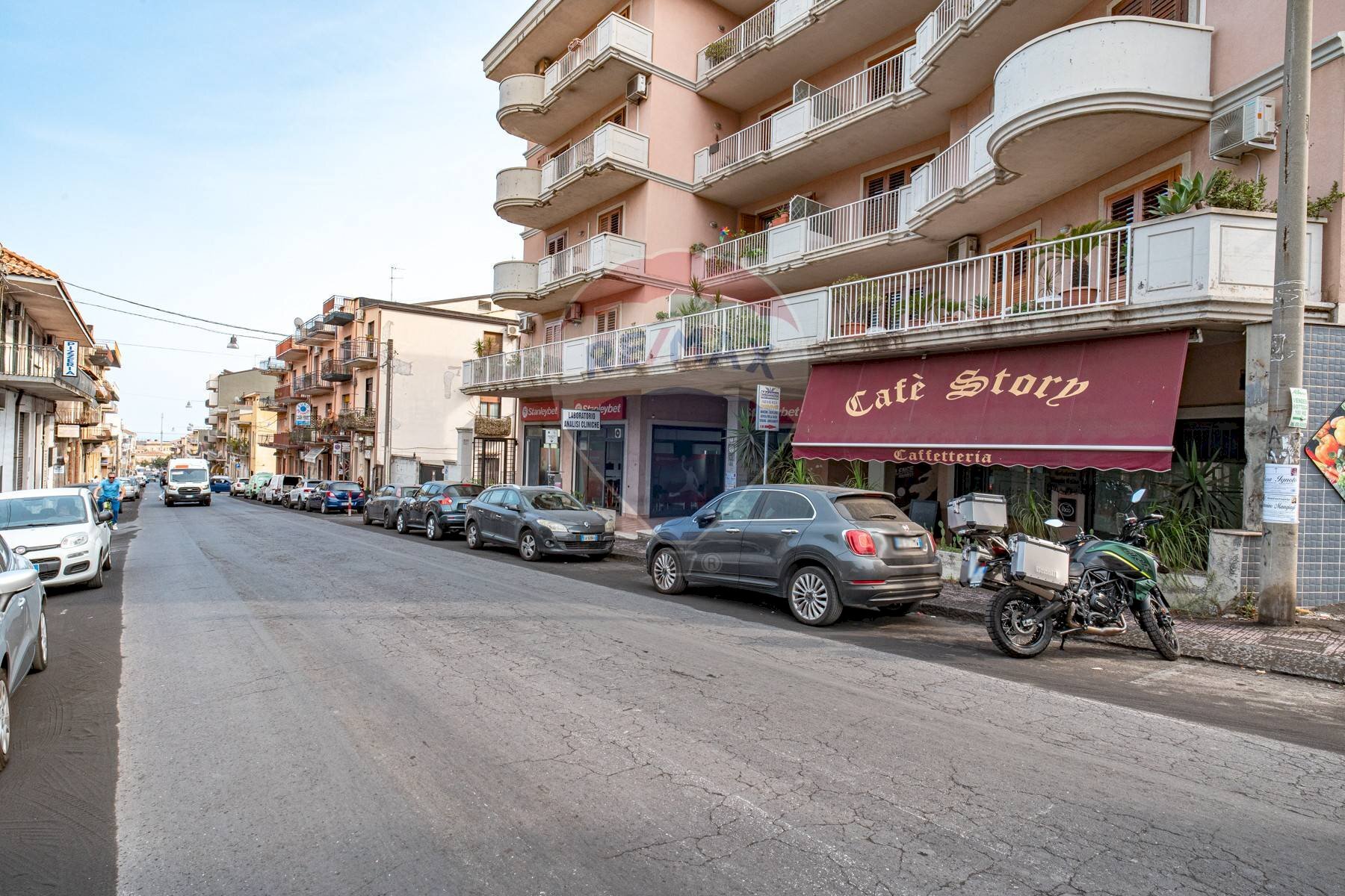 Edificio all\'aperto - Cafeteria - Cold Bar via Salvatore Vigo
 
97, Acireale - photo 3