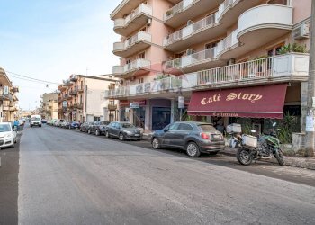 Edificio all\'aperto - Cafeteria - Cold Bar via Salvatore Vigo
 
97, Acireale - photo 3