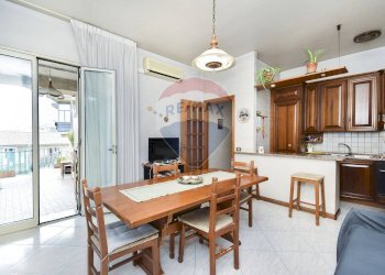 Sala da pranzo - Apartment Via Gino Spitaleri
 
6, San Pietro Clarenza - photo 1