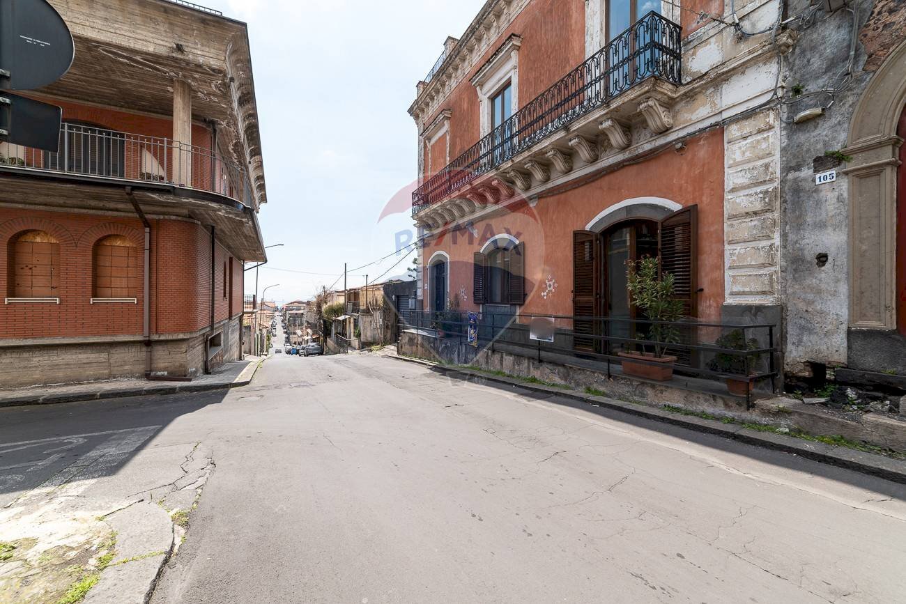 Edificio all\'aperto - Independent house Via III Retta Ponente
 
101, Belpasso - photo 3