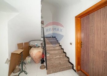 Scale - Casa indipendente Via III Retta Ponente
 
101, Belpasso - foto 7