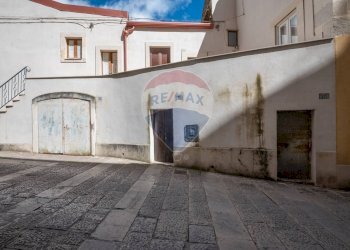 Casa all\'aperto - Locale Commerciale VIA DUOMO
 
3/5/7, Ragusa - foto 3