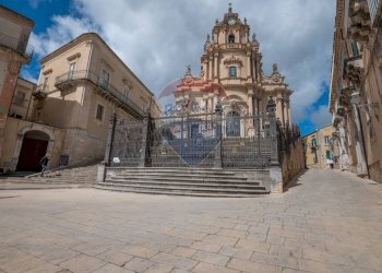 Edificio all\'aperto - Locale Commerciale VIA DUOMO
 
3/5/7, Ragusa - foto 10