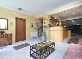 Ricezione / Lobby - Casa semi indipendente Via Rosolino Pilo
 
2, Motta Sant'Anastasia - foto 8