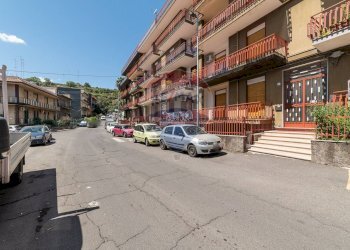 Edificio all\'aperto - Appartamento via petralia
 
87, Aci Catena - foto 2