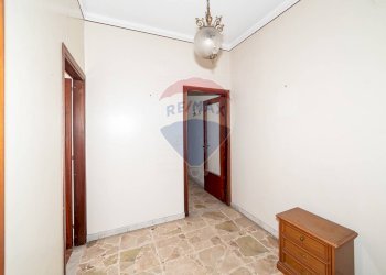 Stanza vuota - Appartamento via petralia
 
87, Aci Catena - foto 4