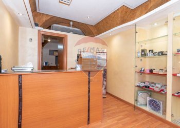 Hall / corridoio - Locale Commerciale Piazza Carlo Maria Carafa, Grammichele - foto 3