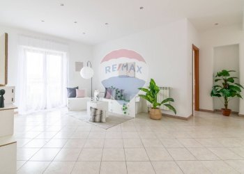 Soggiorno - Trilocale Corso Sicilia
 
3, Tremestieri Etneo - foto 1