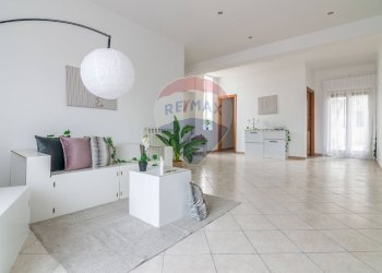 Soggiorno - Trilocale Corso Sicilia
 
3, Tremestieri Etneo - foto 8