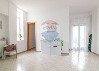 Stanza vuota - Trilocale Corso Sicilia
 
3, Tremestieri Etneo - foto 19