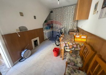 Cucina - Casa indipendente Via Vittorio Emanuele
 
31, Cesarò - foto 4