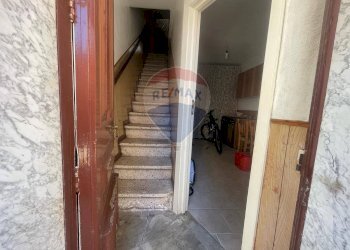 Scale - Casa indipendente Via Vittorio Emanuele
 
31, Cesarò - foto 12