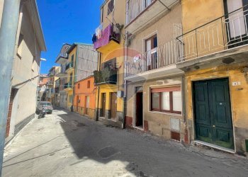 Edificio all\'aperto - Casa indipendente Via Vittorio Emanuele
 
31, Cesarò - foto 26