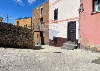 Casa all\'aperto - Casa indipendente Via Vittorio Emanuele
 
31, Cesarò - foto 32