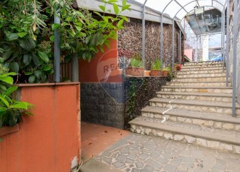 Scale - Casa semi indipendente Via Cesare Beccaria
 
10, Pedara - foto 9