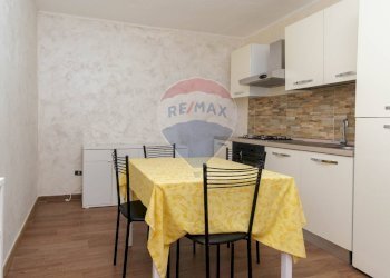 Sala da pranzo - Casa semi indipendente Via Cesare Beccaria
 
10, Pedara - foto 26