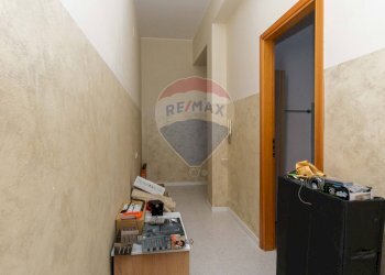 Hall / corridoio - Casa semi indipendente Via Cesare Beccaria
 
10, Pedara - foto 66