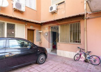 Edificio all\'aperto - Locale Commerciale Via XX Settembre
 
19, San Gregorio di Catania - foto 19