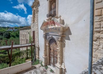 Edificio all\'aperto - Casa semi indipendente via torrenuova
 
35-37-39, Ragusa - foto 11
