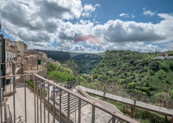 Balcone - Casa semi indipendente via torrenuova
 
35-37-39, Ragusa - foto 17