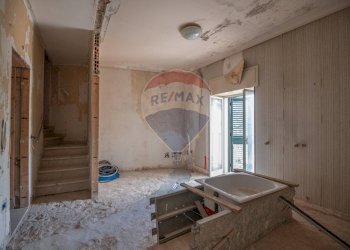 Stanza vuota - Casa semi indipendente via torrenuova
 
35-37-39, Ragusa - foto 23