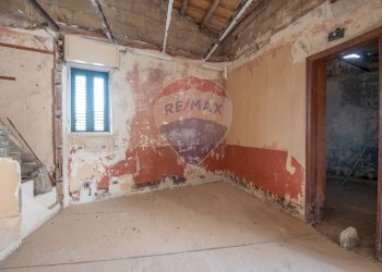 Stanza vuota - Casa semi indipendente via torrenuova
 
35-37-39, Ragusa - foto 28