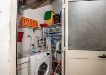 Lavanderia - Trilocale Viale Autonomia
 
81, Caltagirone - foto 15