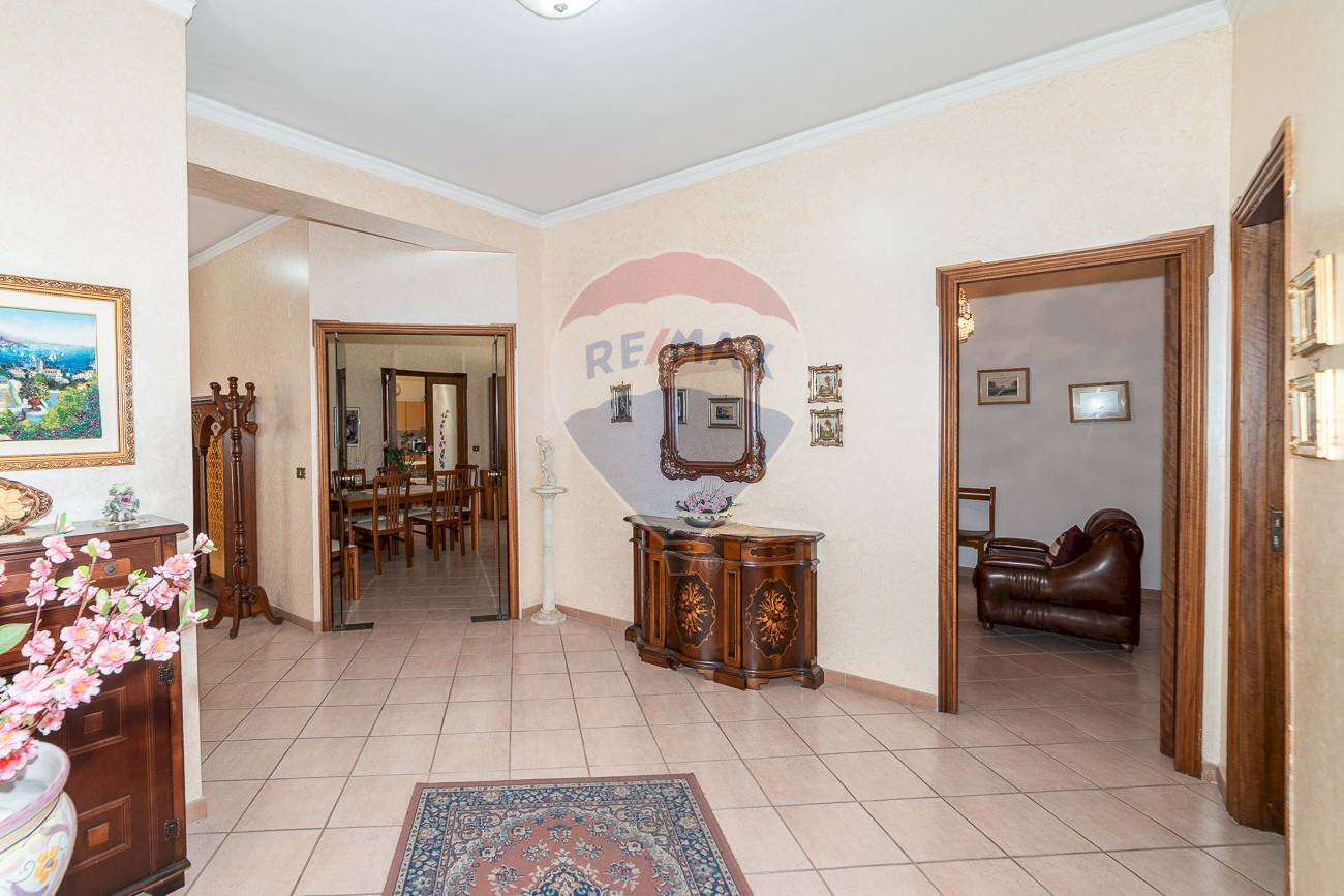 Hall / corridoio - Appartamento Via Giuseppe Bonaventura
 
22, Randazzo - foto 2