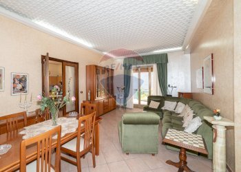 Sala da pranzo - Appartamento Via Giuseppe Bonaventura
 
22, Randazzo - foto 4