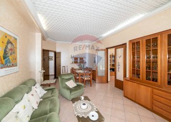 Sala da pranzo - Appartamento Via Giuseppe Bonaventura
 
22, Randazzo - foto 5