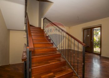 Scale - Villa a Schiera Via Adamo Asmundo
 
23, Caltagirone - foto 10