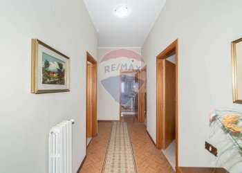 Hall / corridoio - Appartamento via Bonaventura
 
22 C, Randazzo - foto 9
