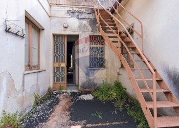 Scale - Casa indipendente via Roma
 
153, Zafferana Etnea - foto 13