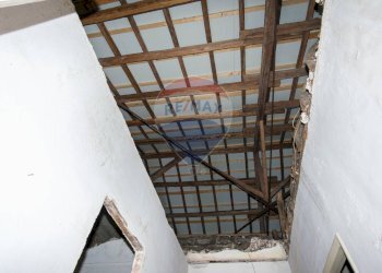 Scale - Casa indipendente via Roma
 
153, Zafferana Etnea - foto 17