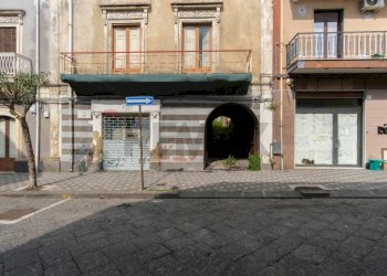 Edificio all\'aperto - Casa indipendente via Roma
 
153, Zafferana Etnea - foto 1