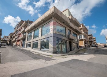 Edificio all\'aperto - Independent house VIA UGO FOSCOLO
 
18, Ramacca - photo 1