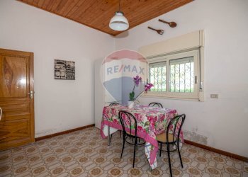 Sala da pranzo - Villa Contrada Poggio Impiso
 
snc, Vizzini - foto 28