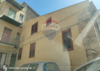 Edificio all\'aperto - Locale Commerciale VIA DAMAGGIO FISCHIETTI
 
78, Gela - foto 2