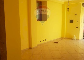 Stanza vuota - Locale Commerciale VIA DAMAGGIO FISCHIETTI
 
78, Gela - foto 14