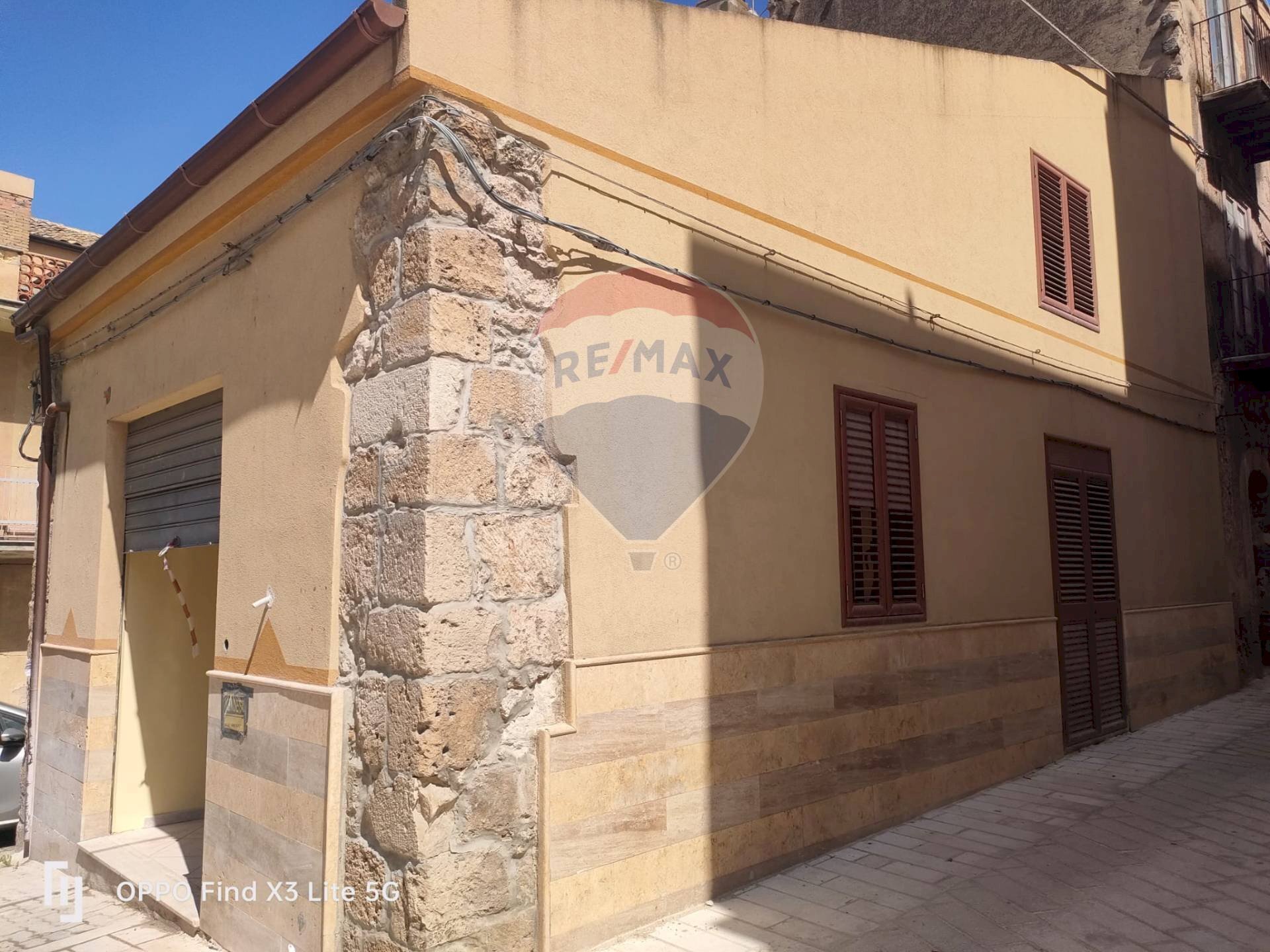 Edificio all\'aperto - Locale Commerciale VIA DAMAGGIO FISCHIETTI
 
78, Gela - foto 1