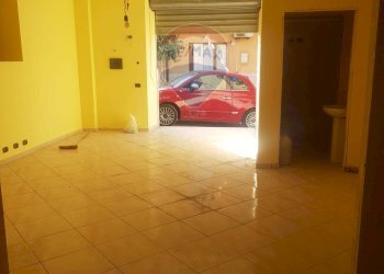 Stanza vuota - Locale Commerciale VIA DAMAGGIO FISCHIETTI
 
78, Gela - foto 19