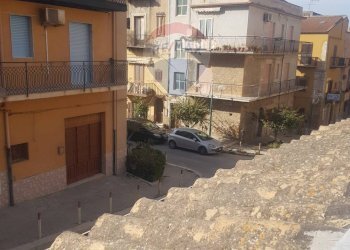 Edificio all\'aperto - Locale Commerciale VIA DAMAGGIO FISCHIETTI
 
78, Gela - foto 33